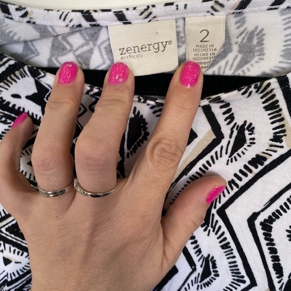 Zenergy by Chicos size 2 rayon/spandex blend top - Picture 4 of 6